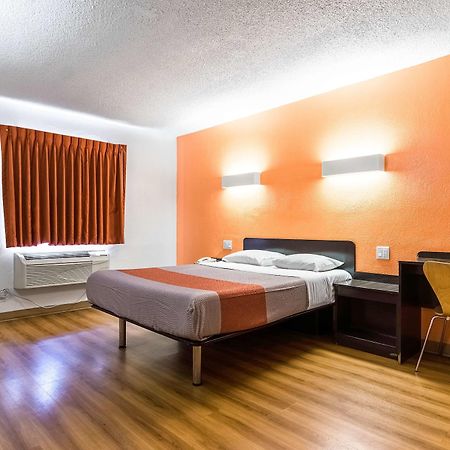 Motel 6-Long Beach, Ca - International City מראה חיצוני תמונה