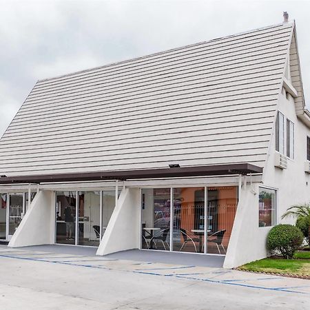 Motel 6-Long Beach, Ca - International City מראה חיצוני תמונה