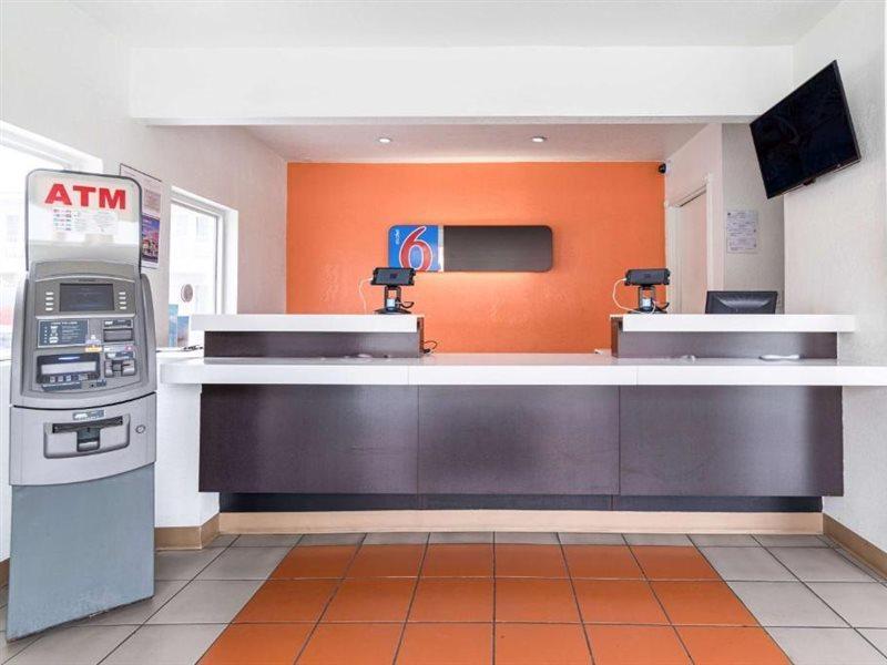 Motel 6-Long Beach, Ca - International City מראה חיצוני תמונה