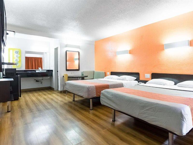 Motel 6-Long Beach, Ca - International City מראה חיצוני תמונה