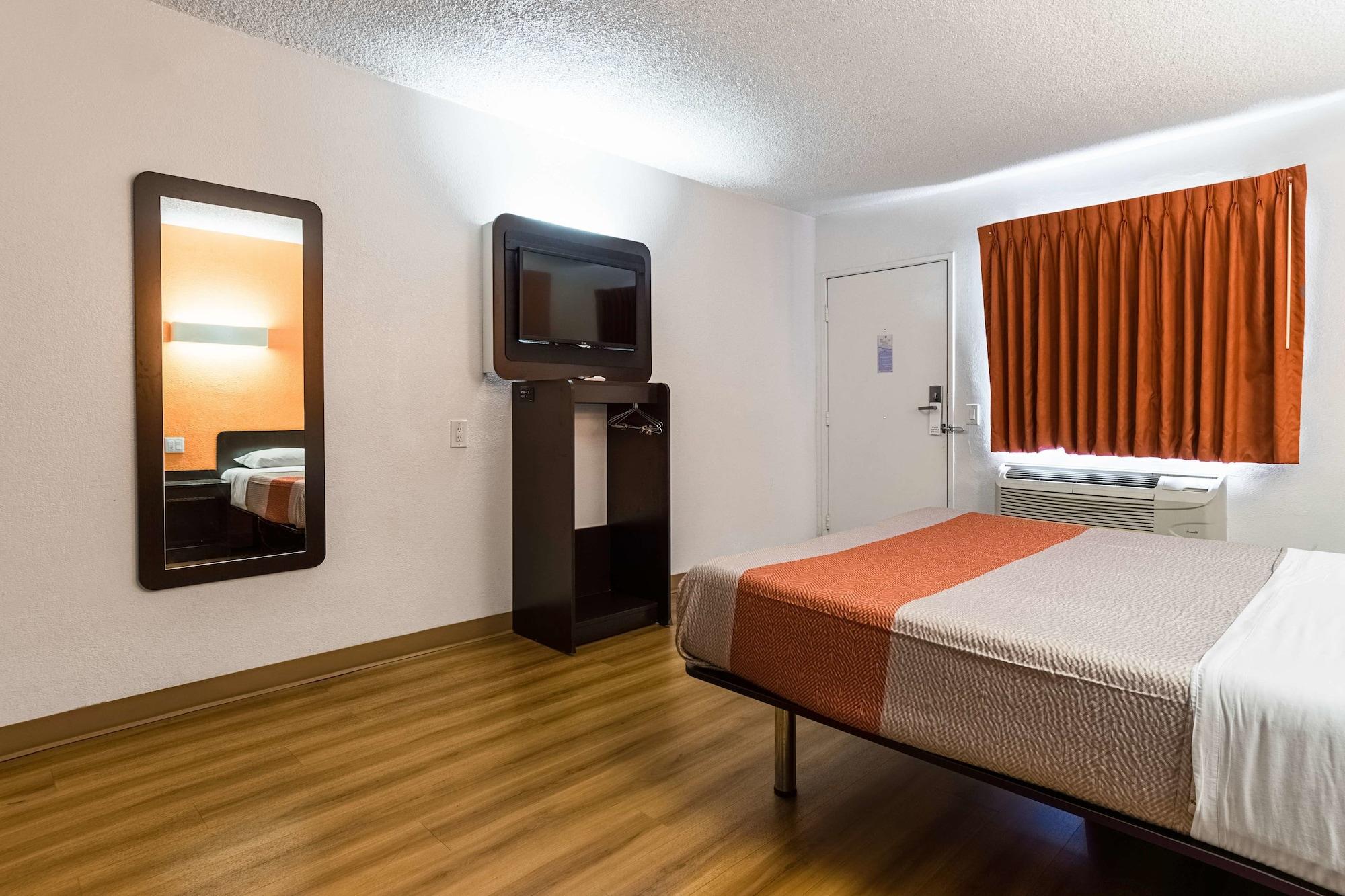 Motel 6-Long Beach, Ca - International City מראה חיצוני תמונה