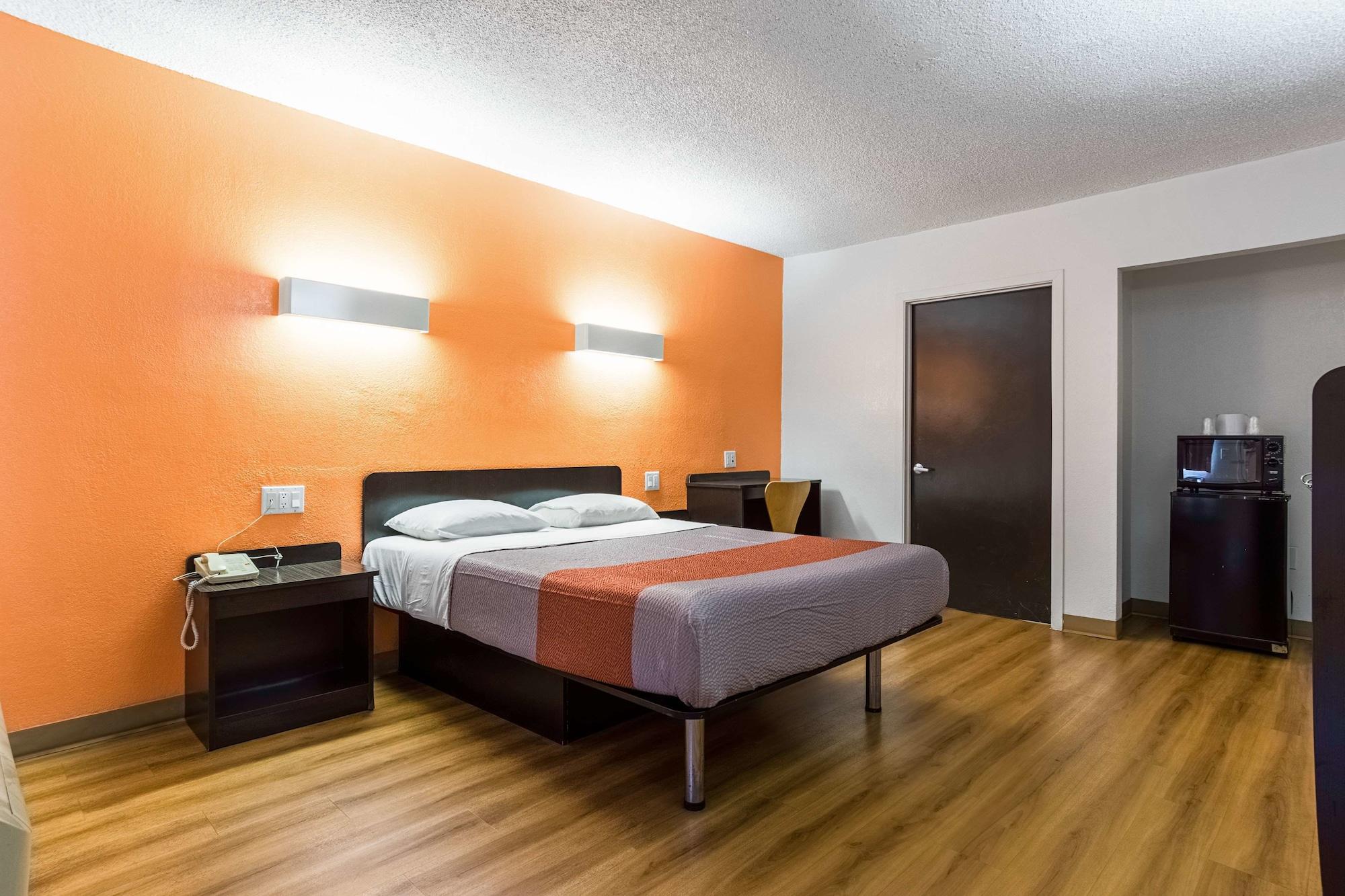 Motel 6-Long Beach, Ca - International City מראה חיצוני תמונה