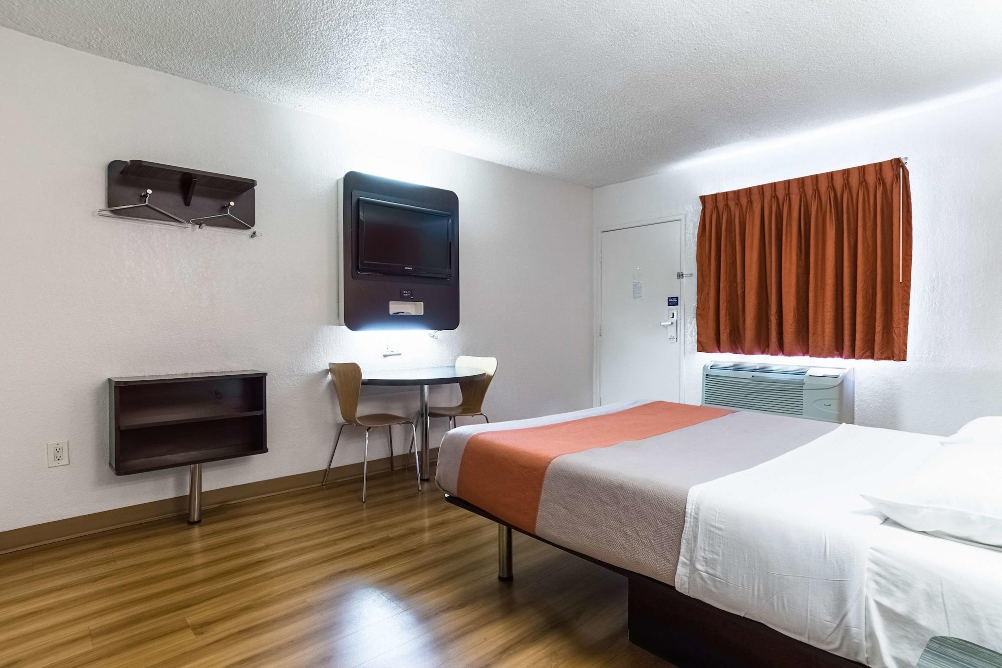 Motel 6-Long Beach, Ca - International City מראה חיצוני תמונה