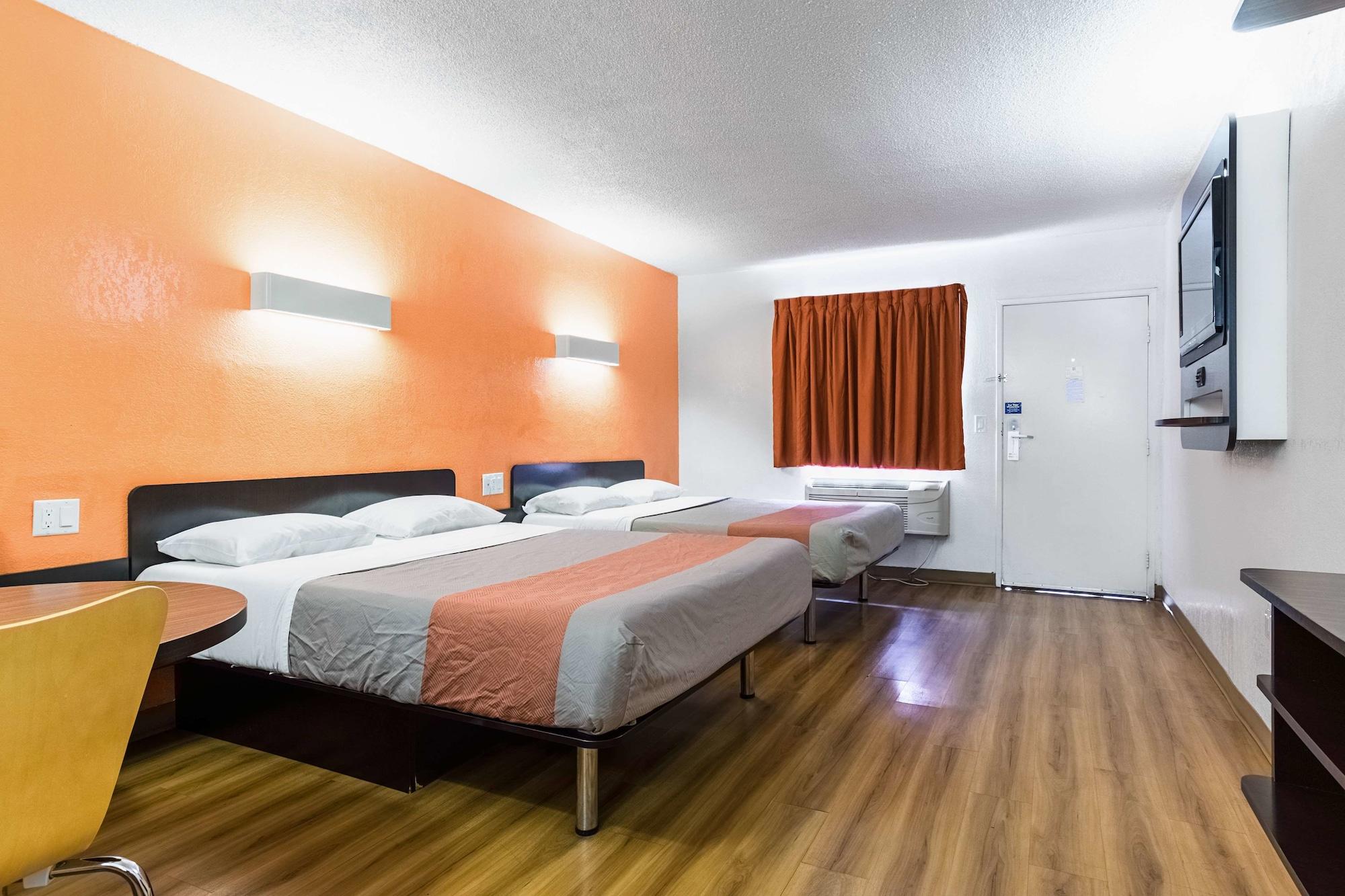 Motel 6-Long Beach, Ca - International City מראה חיצוני תמונה