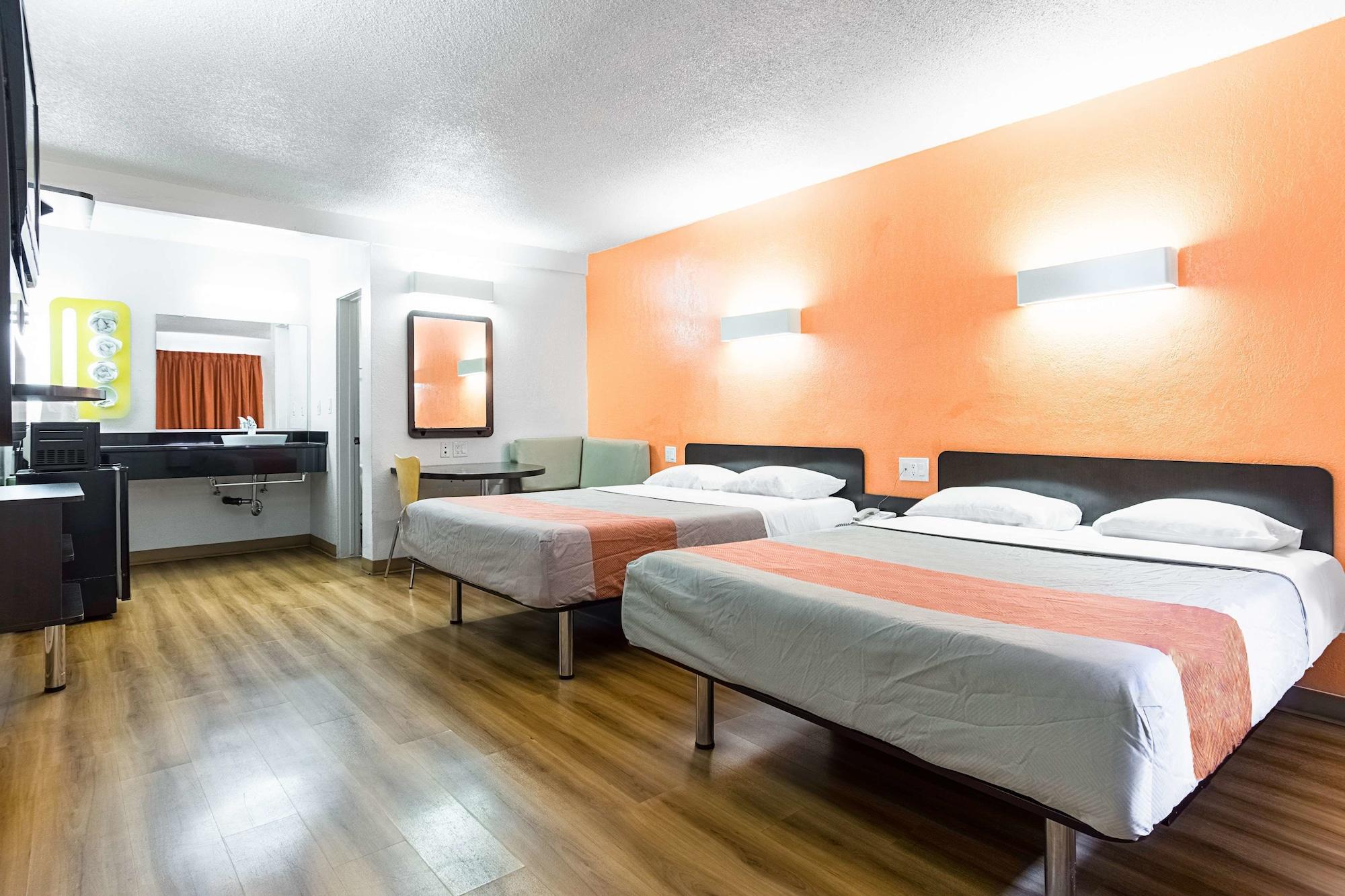 Motel 6-Long Beach, Ca - International City מראה חיצוני תמונה