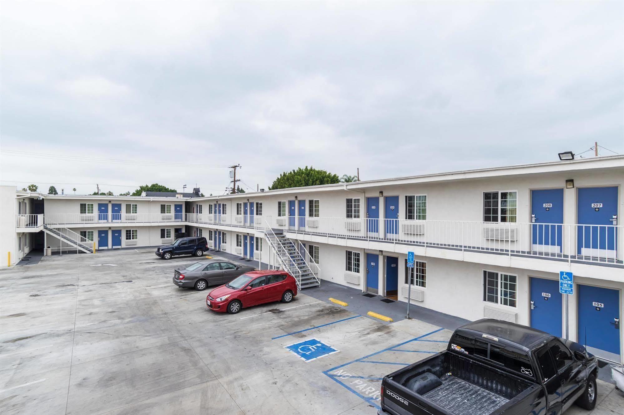 Motel 6-Long Beach, Ca - International City מראה חיצוני תמונה