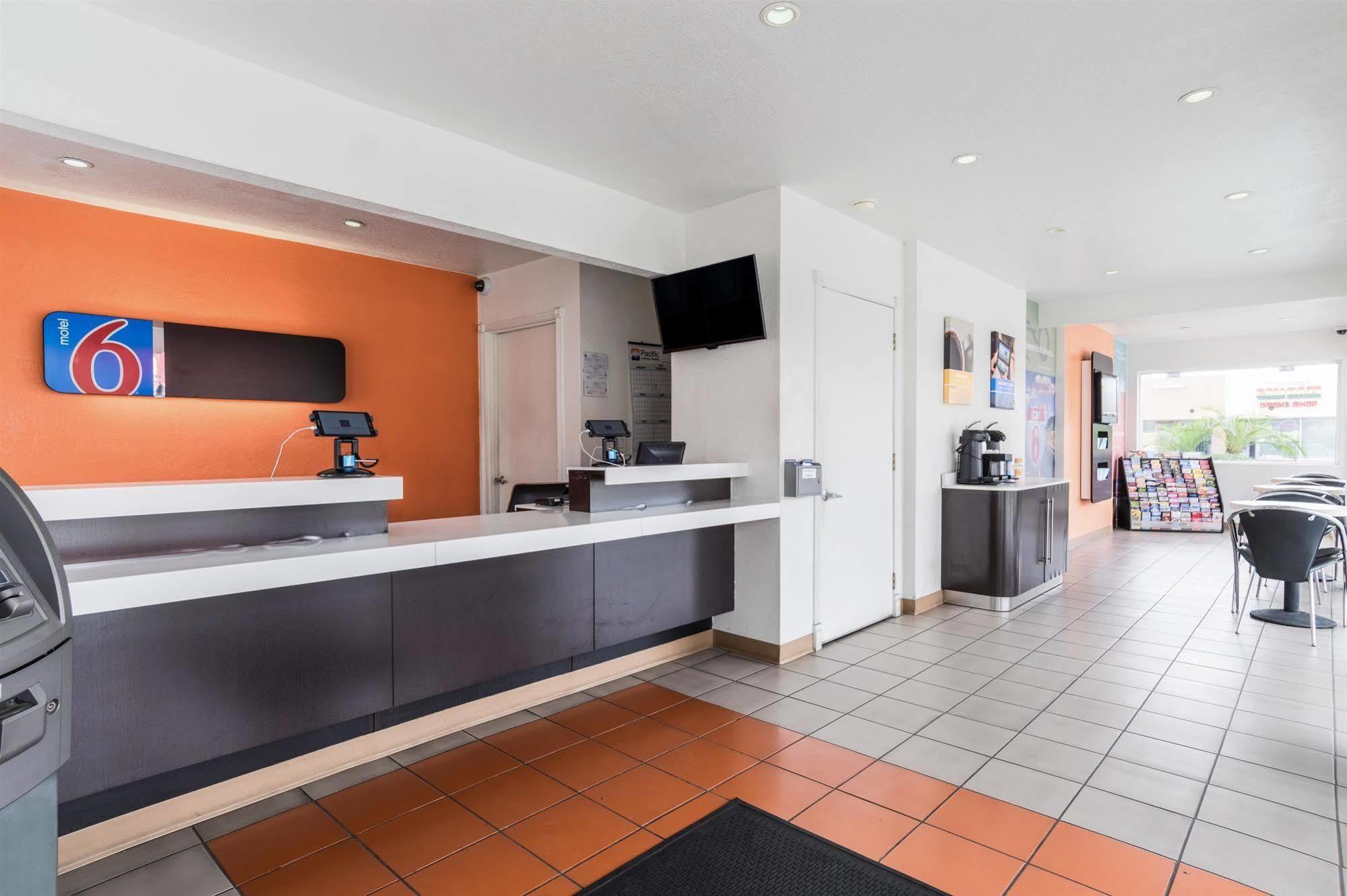 Motel 6-Long Beach, Ca - International City מראה חיצוני תמונה