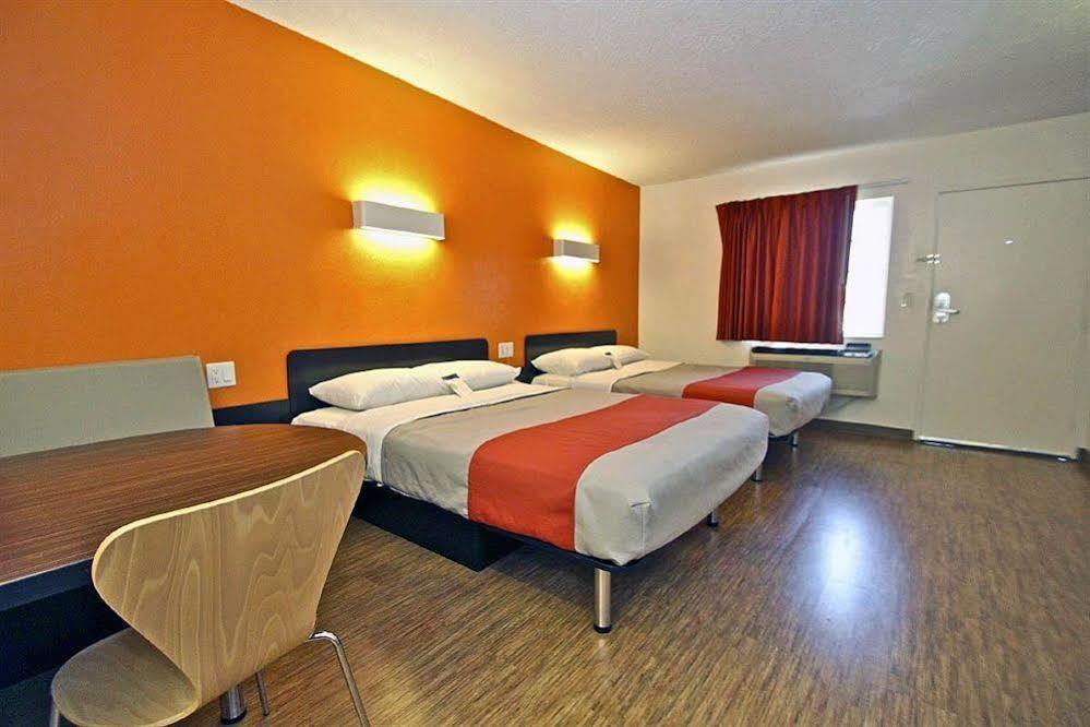 Motel 6-Long Beach, Ca - International City מראה חיצוני תמונה