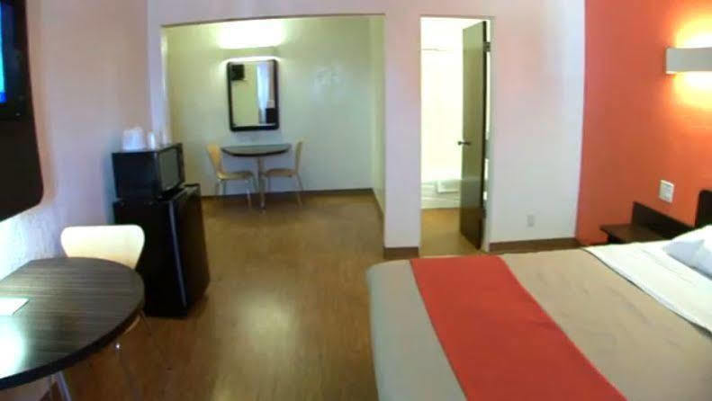 Motel 6-Long Beach, Ca - International City מראה חיצוני תמונה